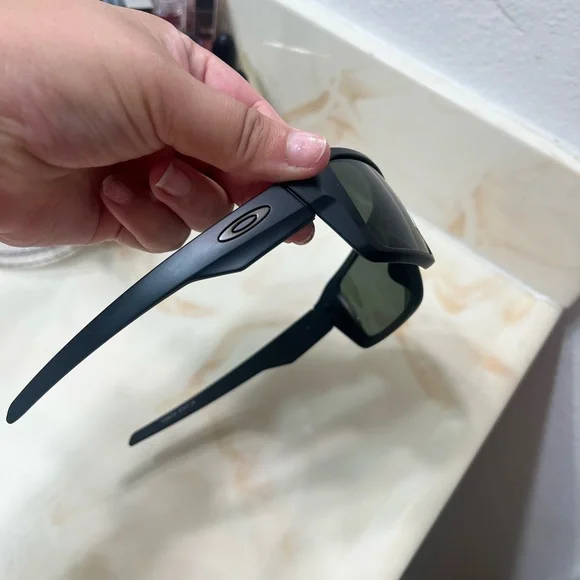 FLASH SALE***Oakley Double Edge Matte sunglasses